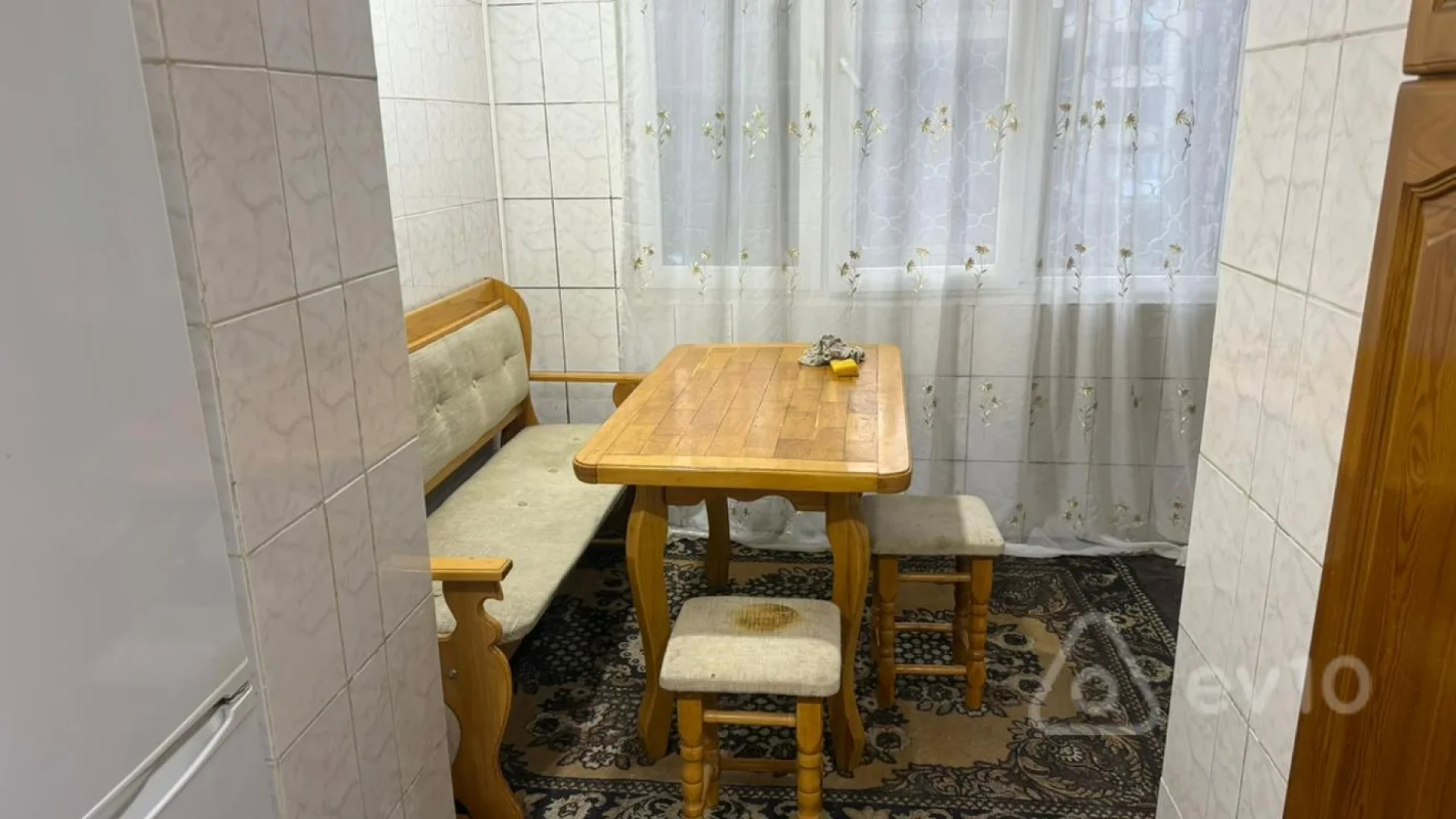 Kirayə verilir 2 otaqlı köhnə tikili 60 m²