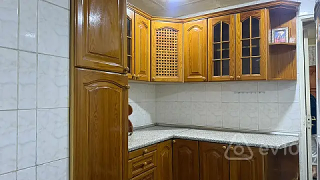 Kirayə verilir 2 otaqlı köhnə tikili 60 m²