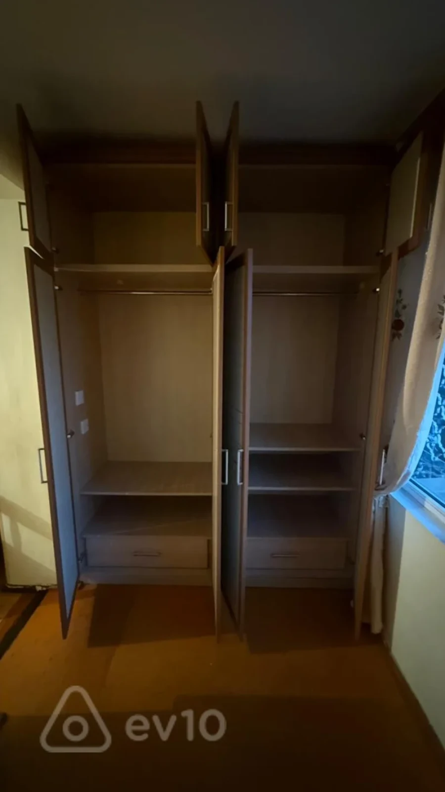 Kirayə verilir 2 otaqlı köhnə tikili 60 m²