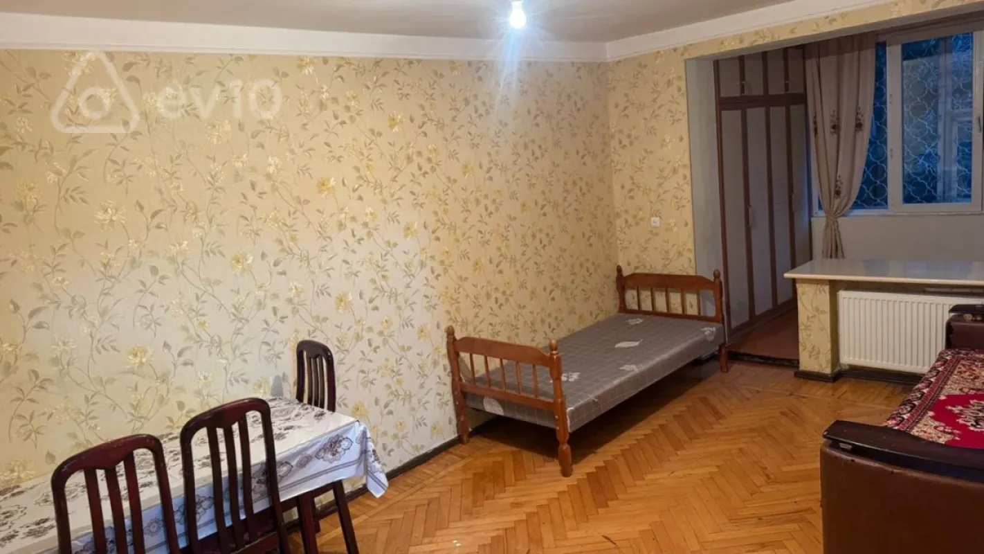 Kirayə verilir 2 otaqlı köhnə tikili 60 m²