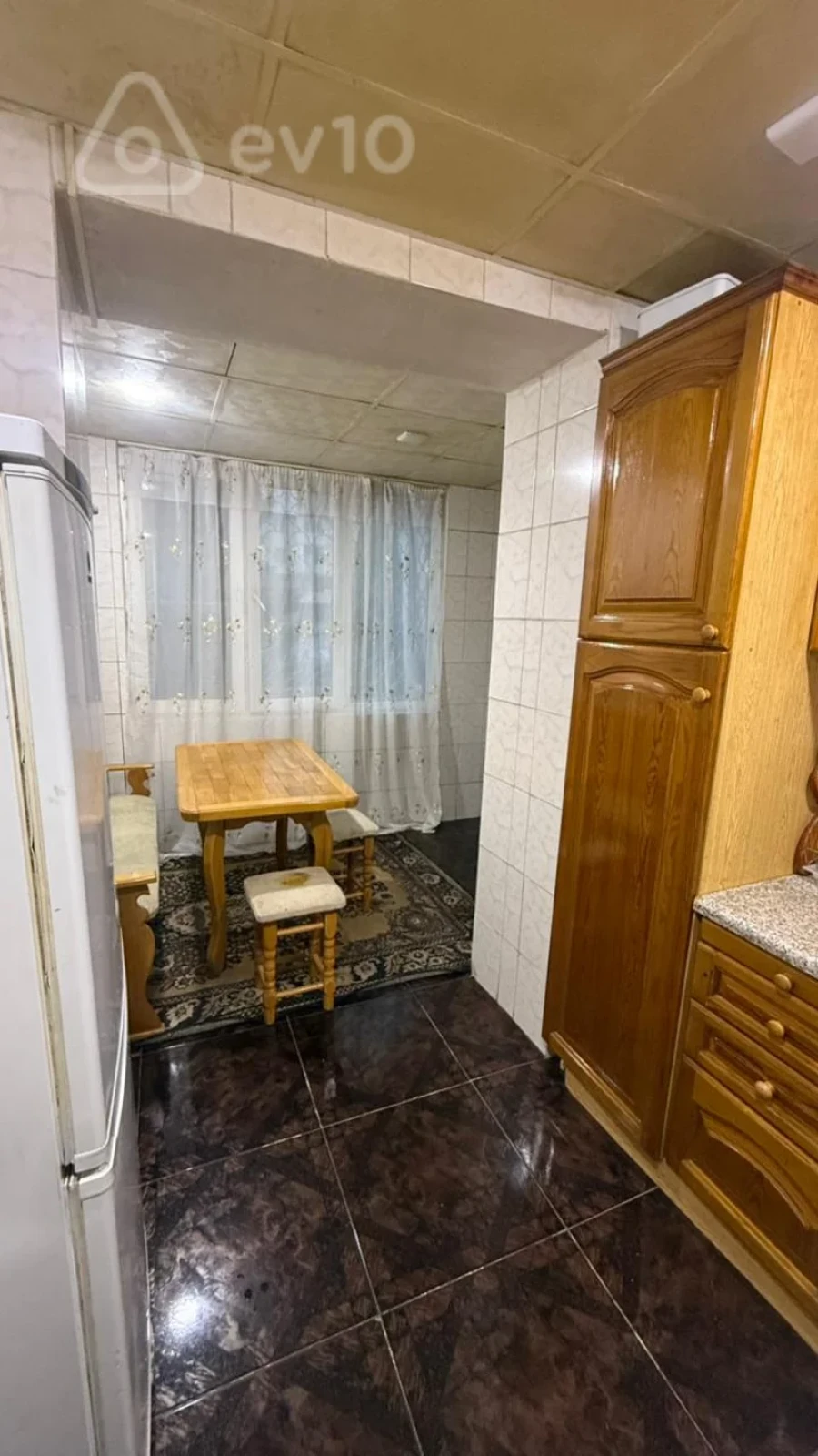 Kirayə verilir 2 otaqlı köhnə tikili 60 m²