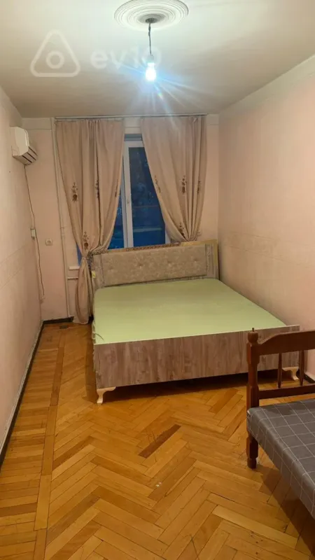 Kirayə verilir 2 otaqlı köhnə tikili 60 m²