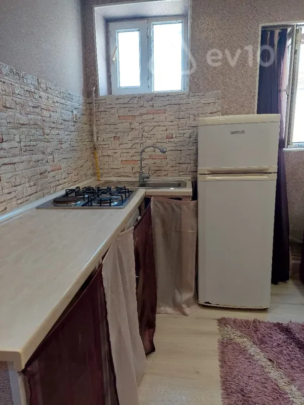 Kirayə verilir 2 otaqlı həyət evi 45 m²