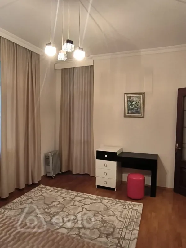 Kirayə verilir 3 otaqlı yeni tikili 110 m²
