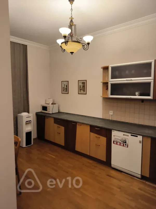 Kirayə verilir 3 otaqlı yeni tikili 110 m²