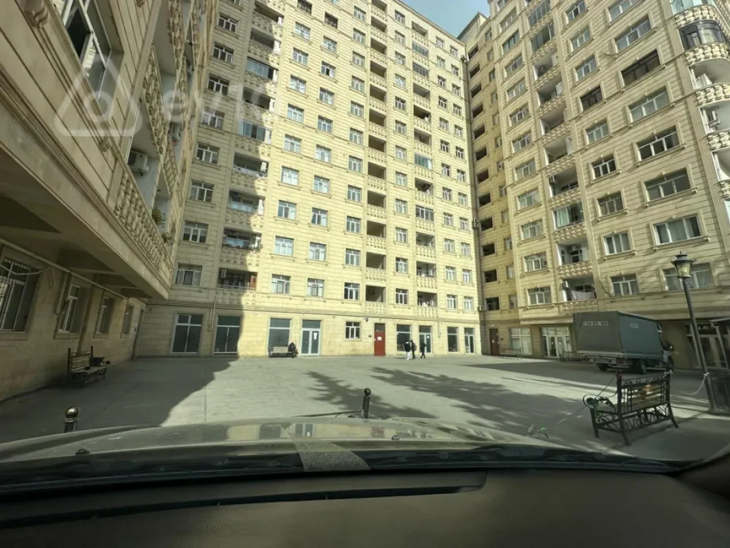 Kirayə verilir 2 otaqlı yeni tikili 110 m²