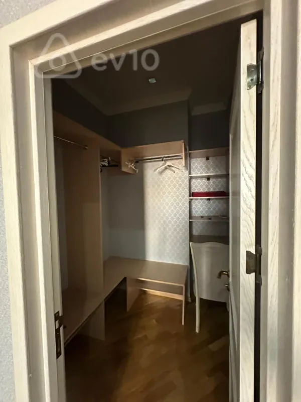 Kirayə verilir 2 otaqlı yeni tikili 110 m²