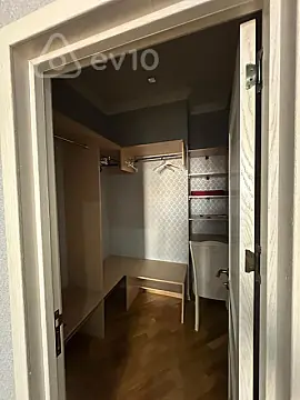 Kirayə verilir 2 otaqlı yeni tikili 110 m²