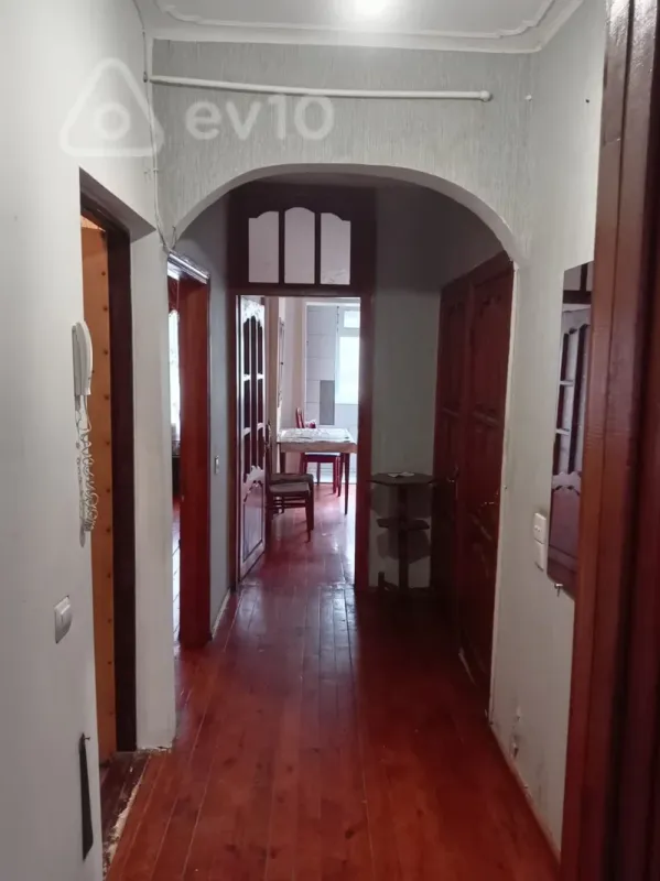 Kirayə verilir 2 otaqlı köhnə tikili 55 m²