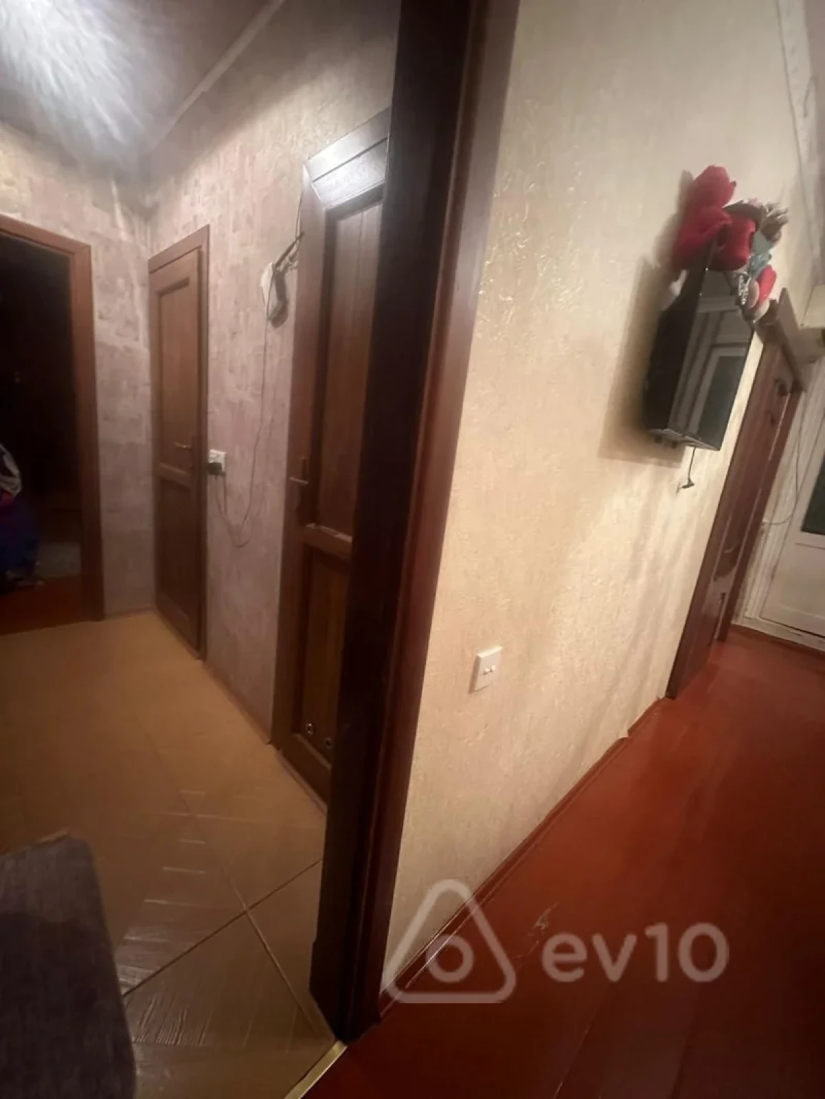 Kirayə verilir 2 otaqlı köhnə tikili 50 m²