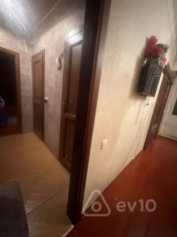 Kirayə verilir 2 otaqlı köhnə tikili 50 m²