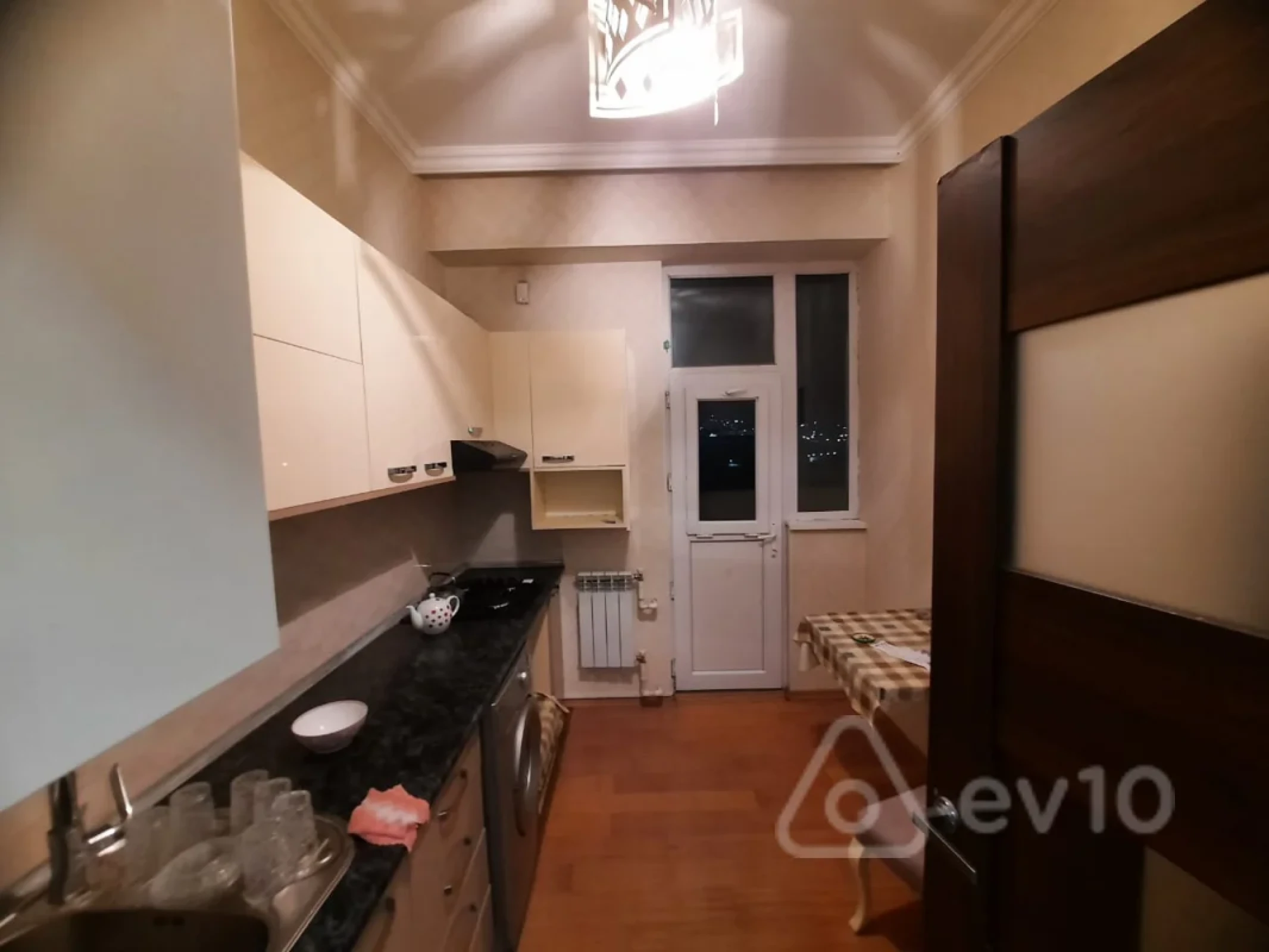 Kirayə verilir 2 otaqlı yeni tikili 65 m²