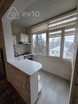 Kirayə verilir 2 otaqlı köhnə tikili 35 m²