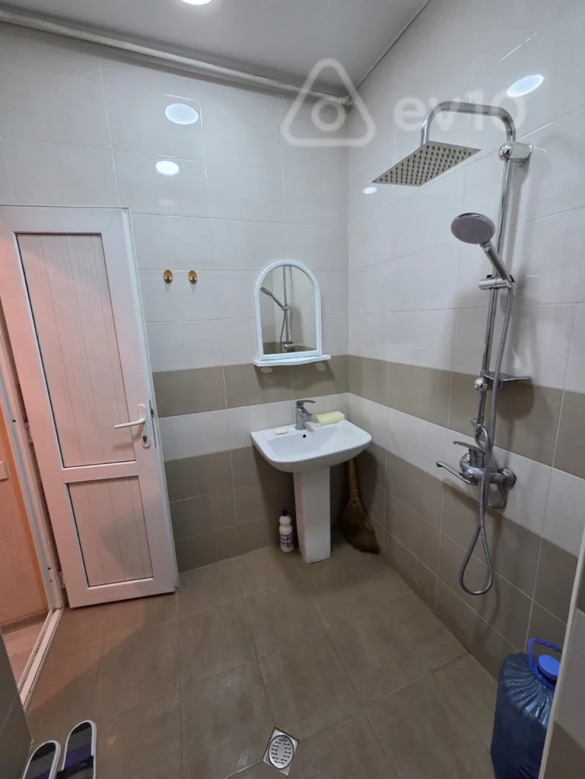 Kirayə verilir 2 otaqlı köhnə tikili 35 m²