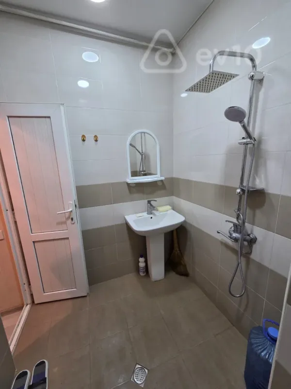 Kirayə verilir 2 otaqlı köhnə tikili 35 m²