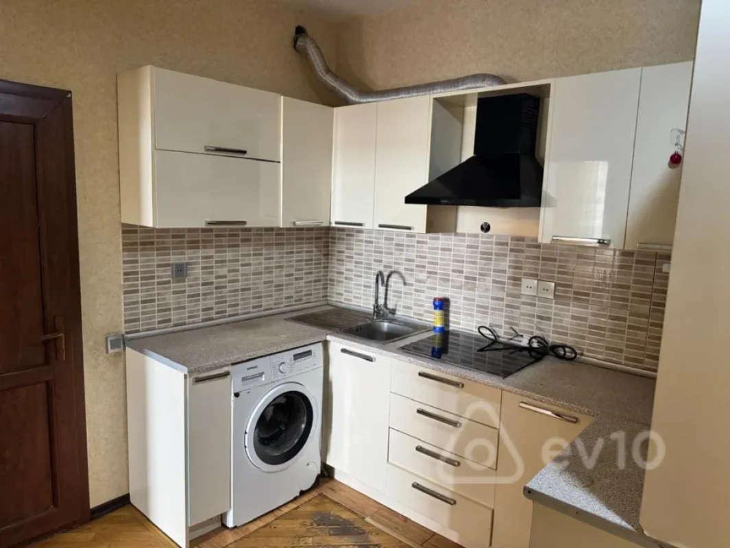 Kirayə verilir 2 otaqlı yeni tikili 68 m²