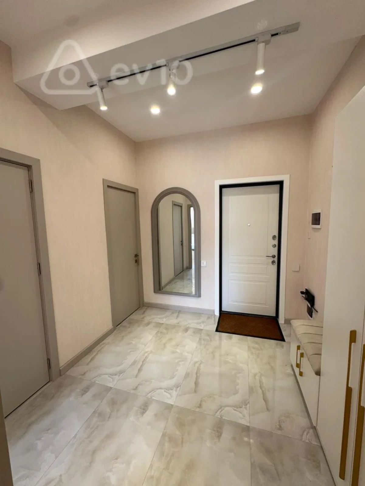 Kirayə verilir 2 otaqlı yeni tikili 55 m²