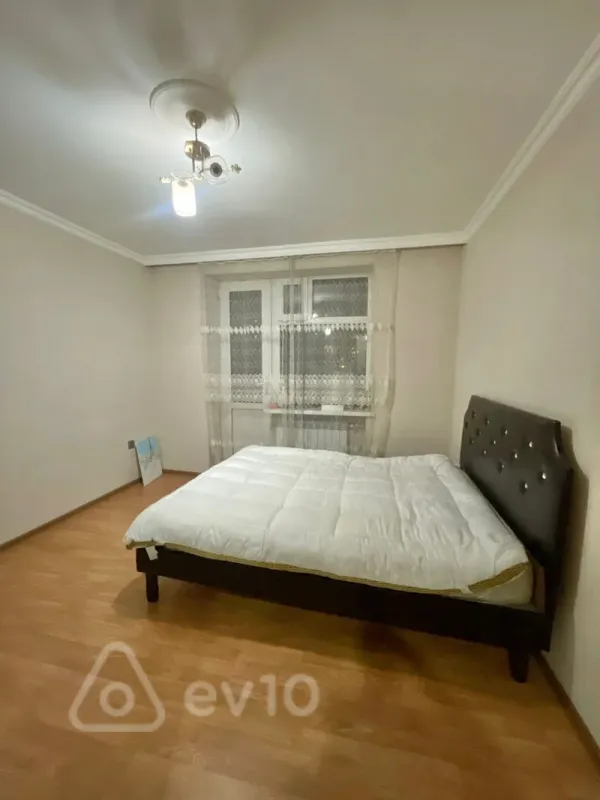 Kirayə verilir 2 otaqlı köhnə tikili 50 m²
