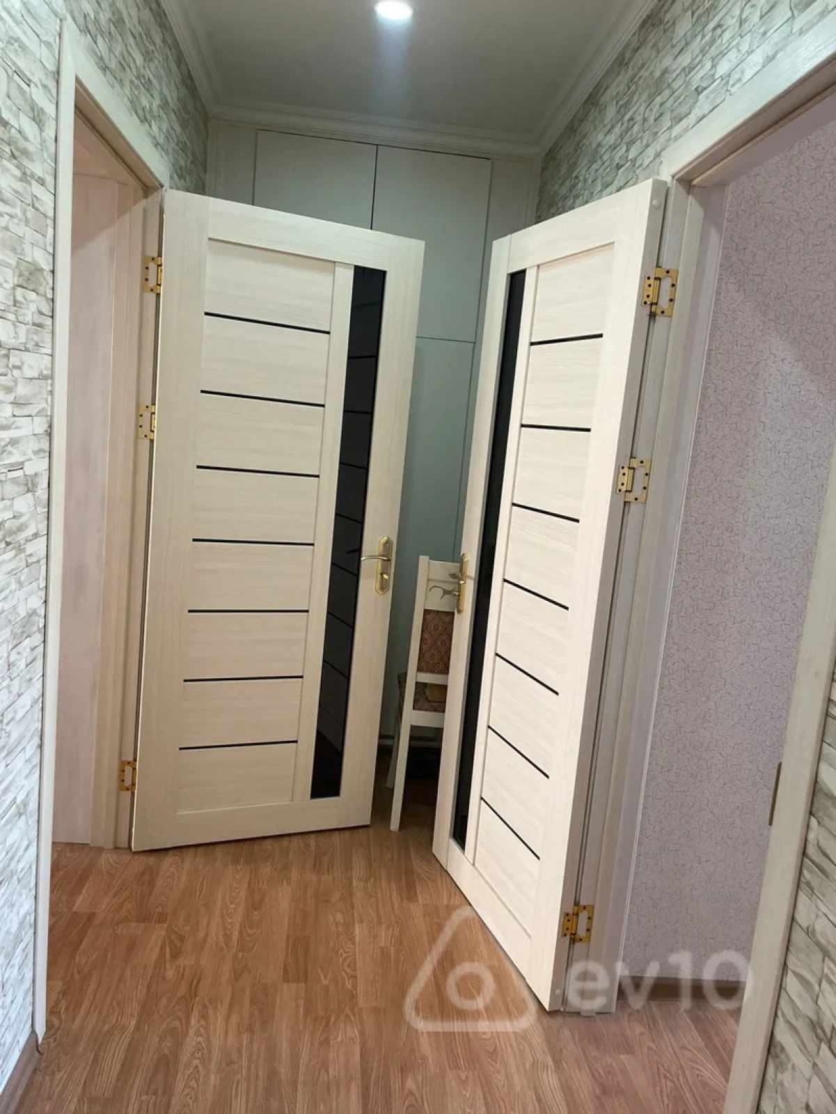 Kirayə verilir 2 otaqlı köhnə tikili 50 m²