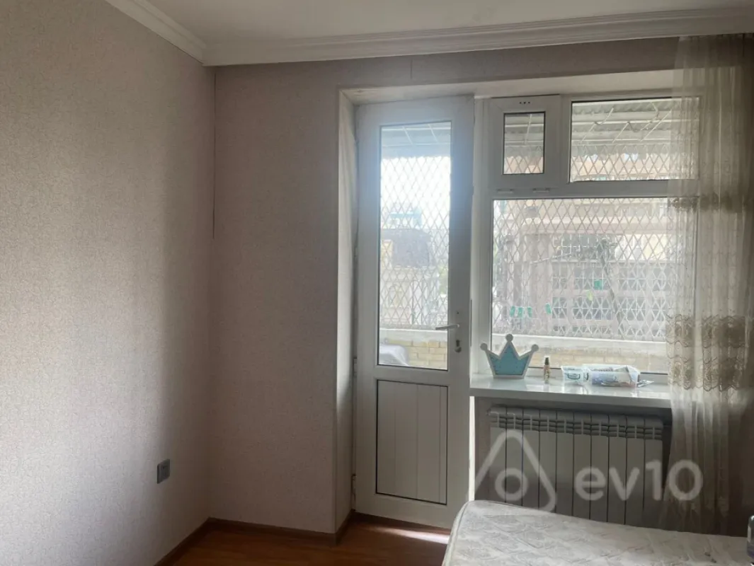Kirayə verilir 2 otaqlı köhnə tikili 50 m²