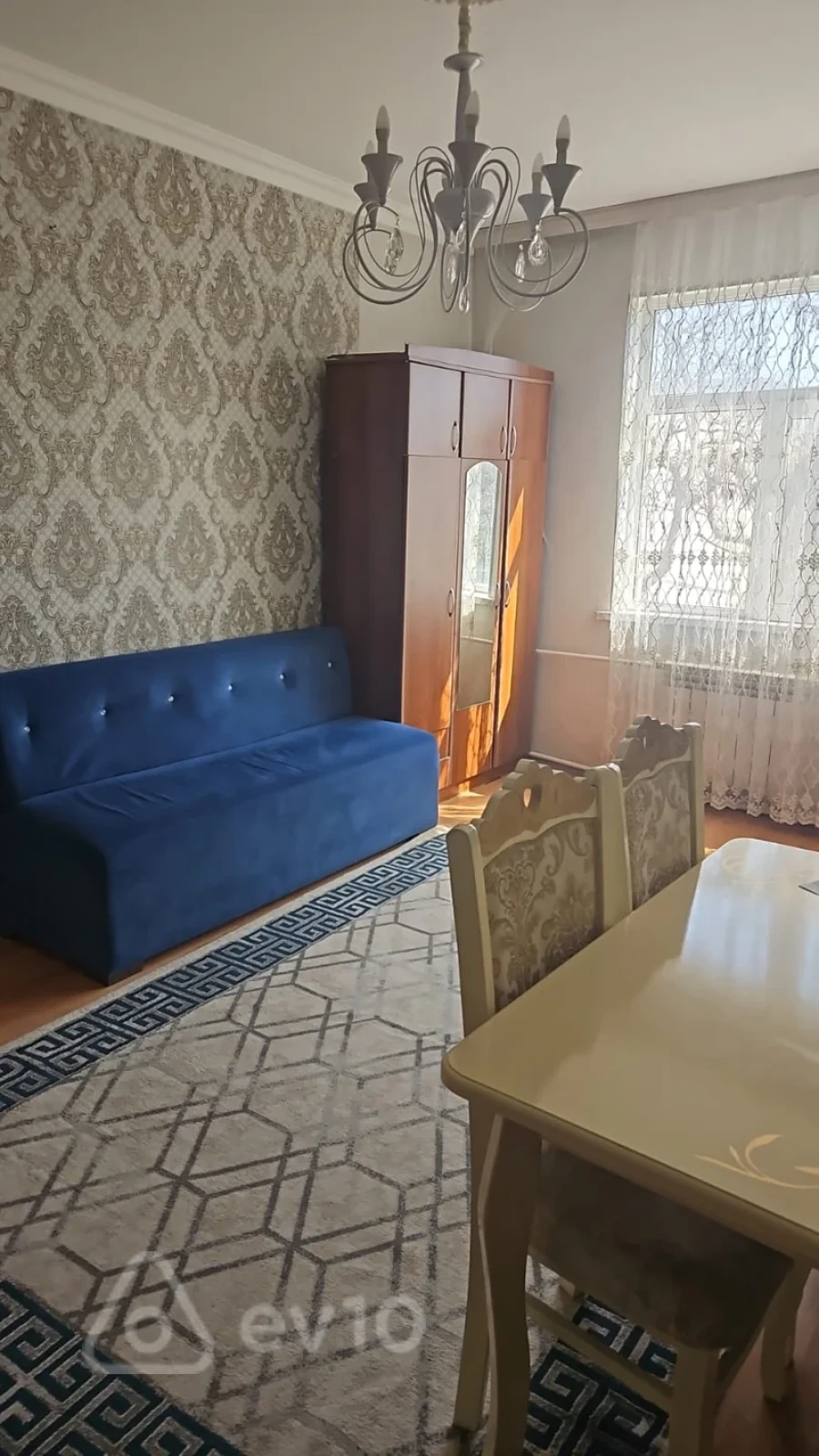 Kirayə verilir 2 otaqlı köhnə tikili 28 m²