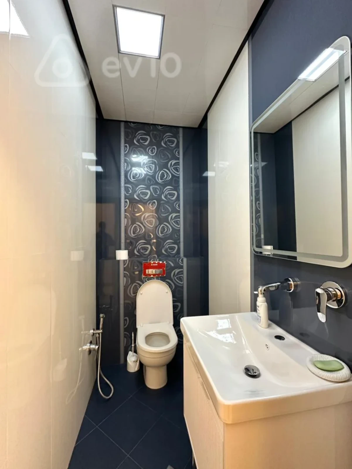 Satılır 4 otaqlı yeni tikili 180 m²