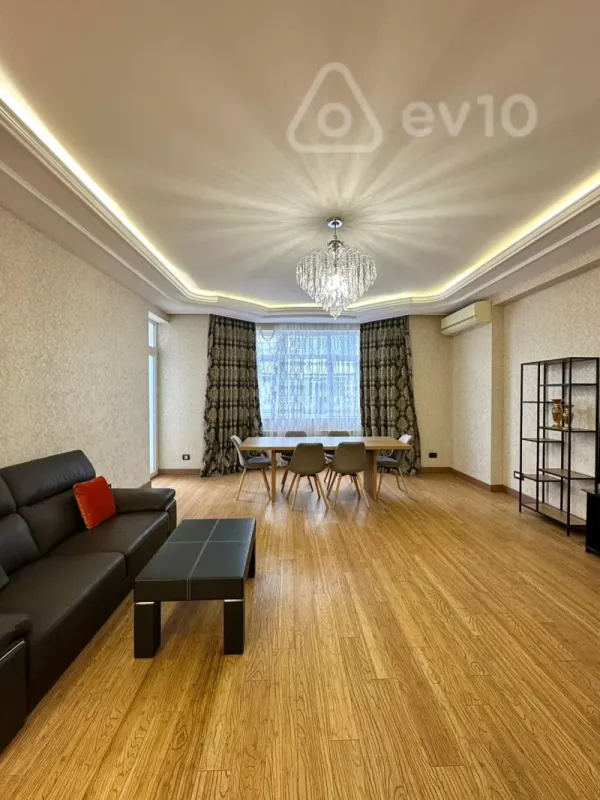 Satılır 4 otaqlı yeni tikili 180 m²