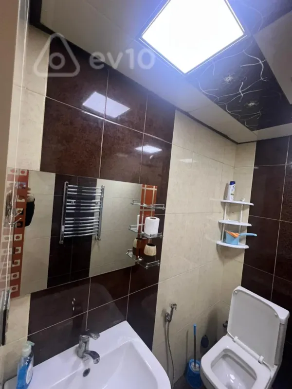 Kirayə verilir 2 otaqlı yeni tikili 80 m²