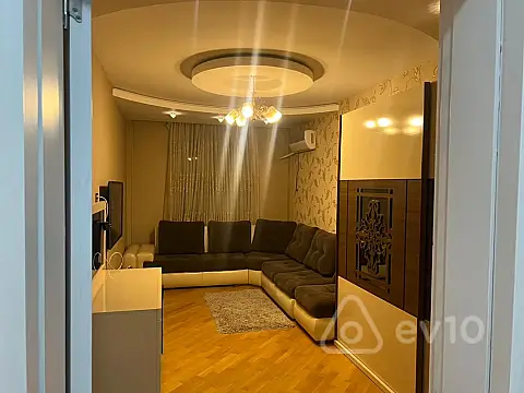 Kirayə verilir 2 otaqlı yeni tikili 80 m²