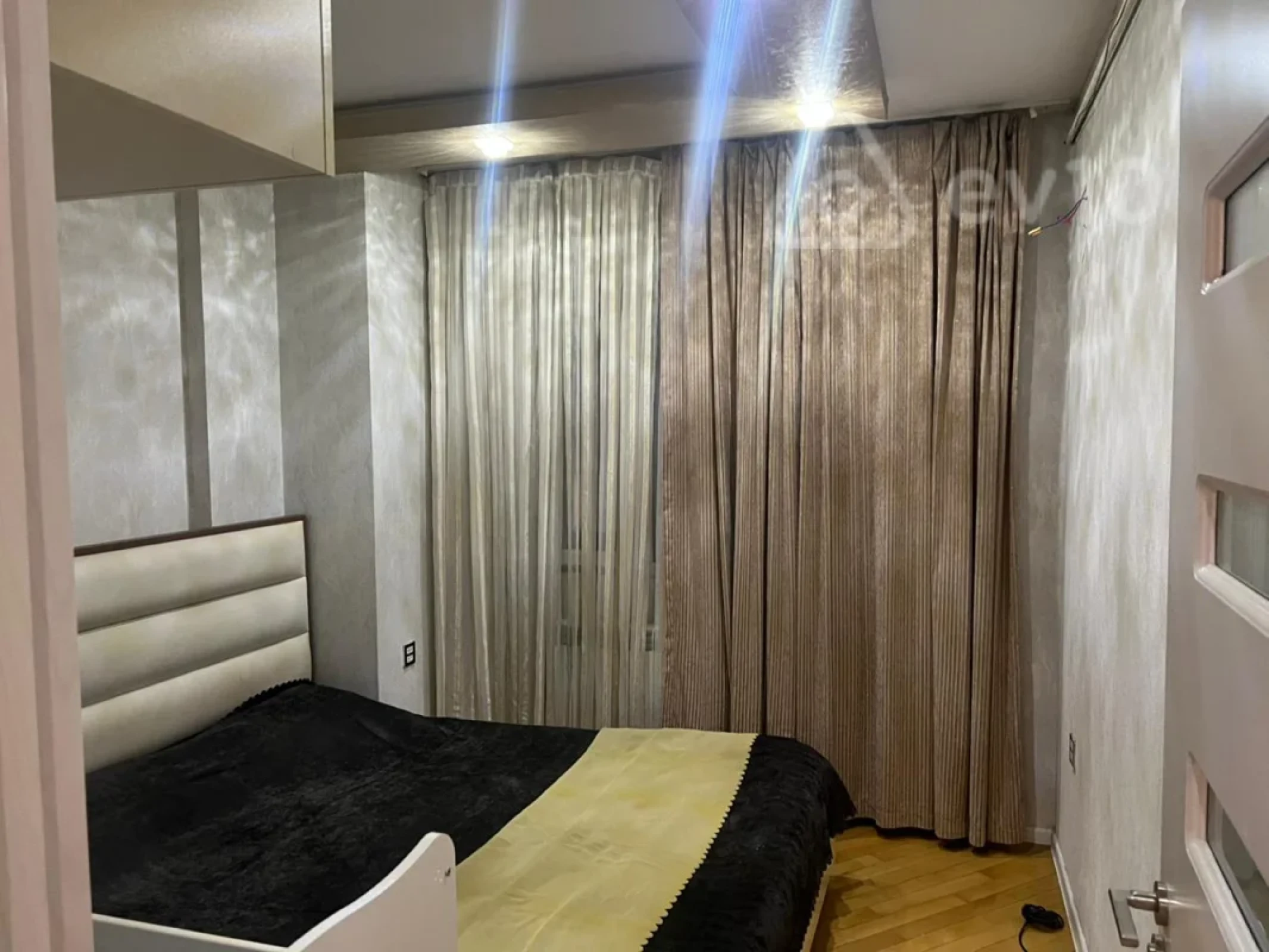Kirayə verilir 2 otaqlı yeni tikili 80 m²