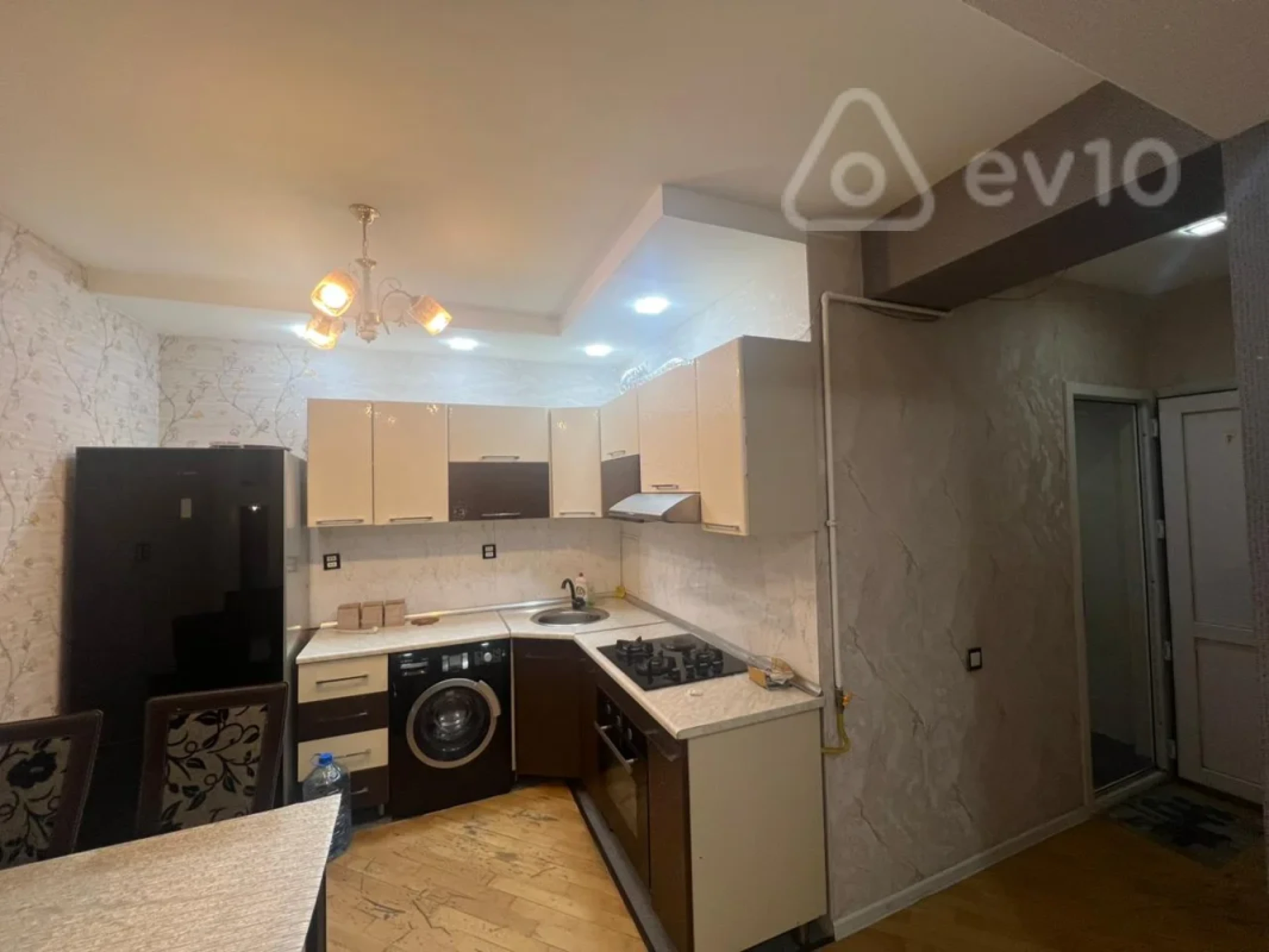 Kirayə verilir 2 otaqlı yeni tikili 80 m²