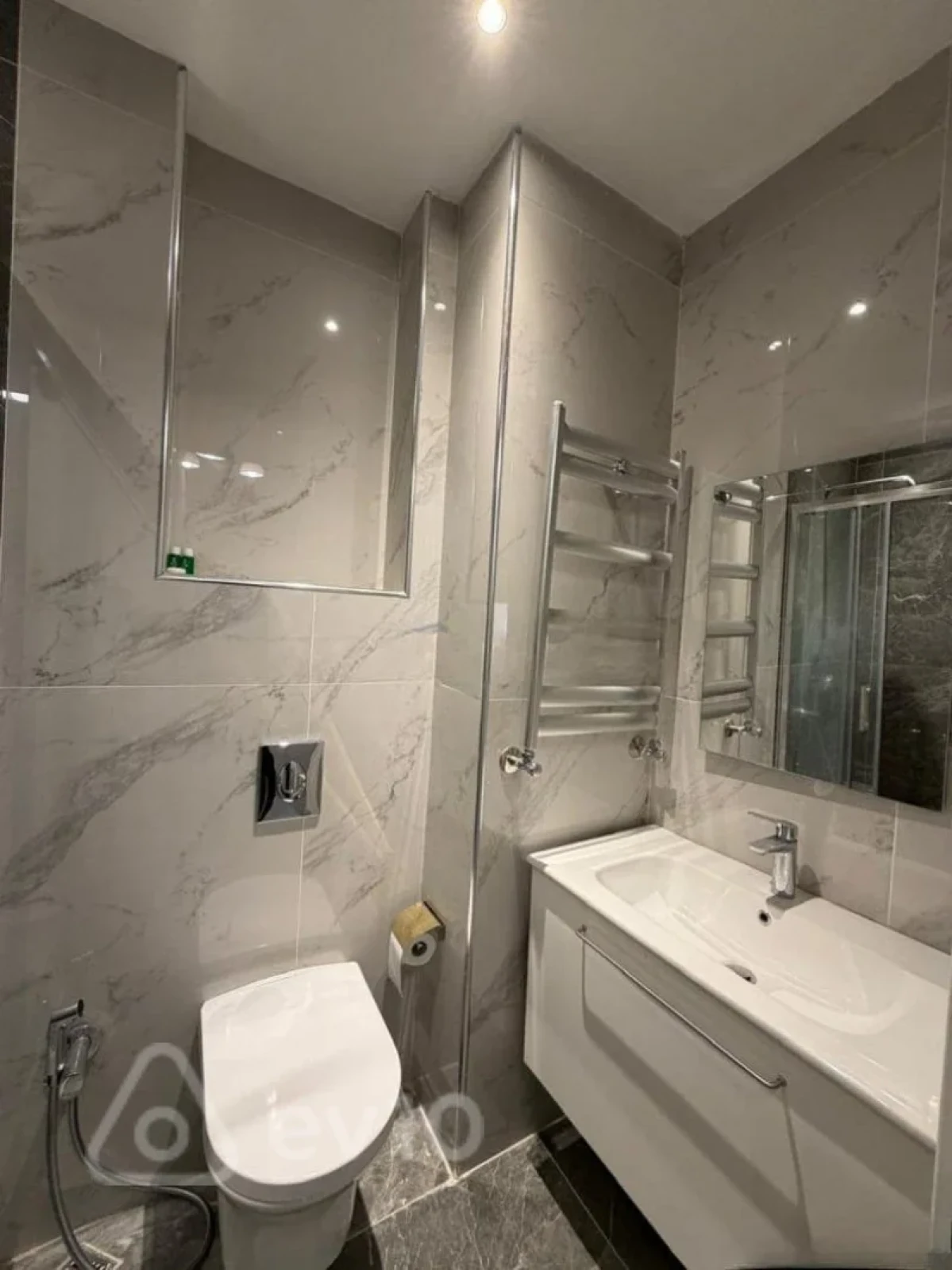 Kirayə verilir 2 otaqlı yeni tikili 80 m²