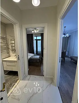 Kirayə verilir 2 otaqlı yeni tikili 80 m²