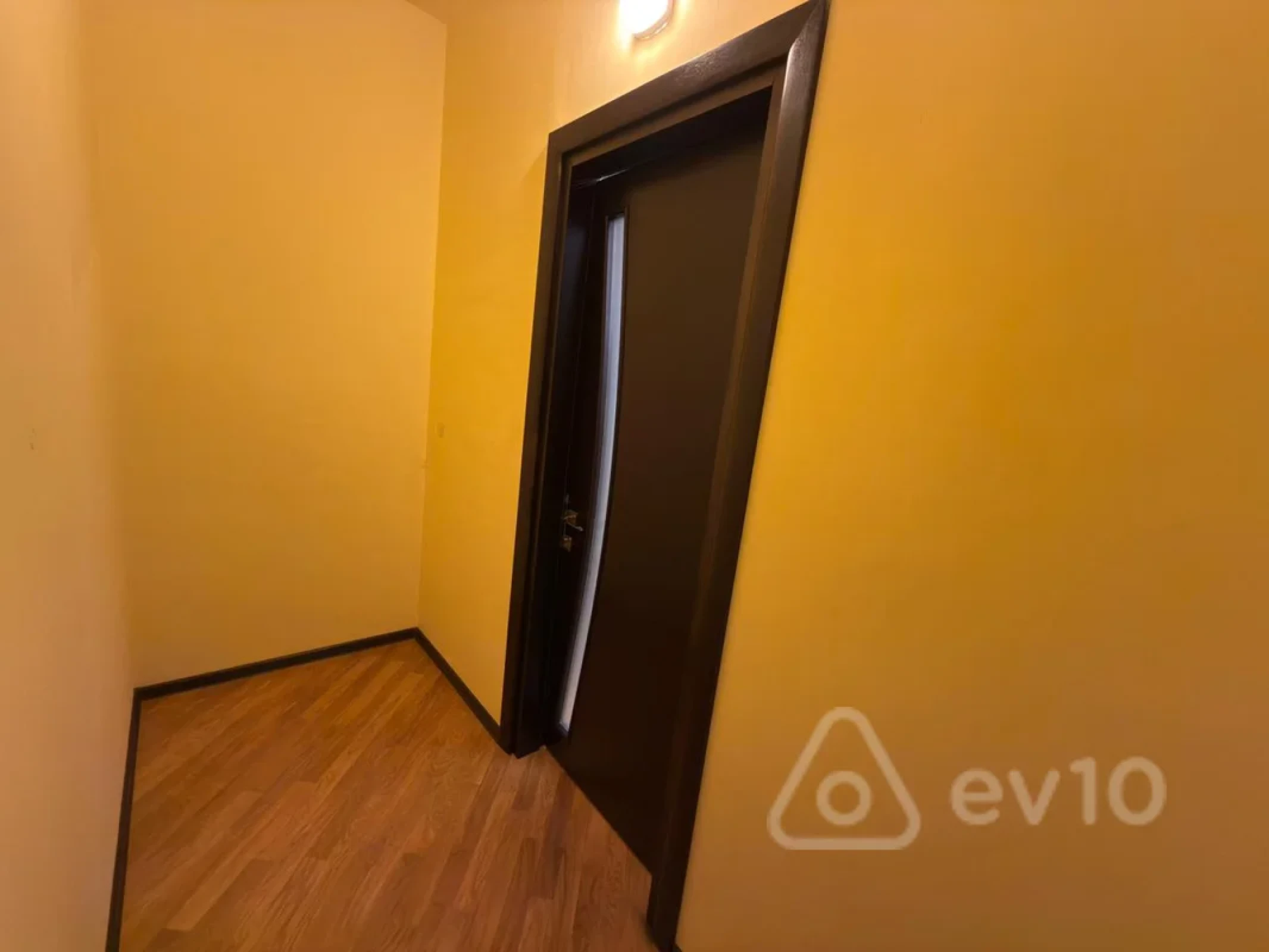 Kirayə verilir 3 otaqlı yeni tikili 135 m²