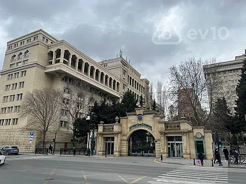 Kirayə verilir 3 otaqlı yeni tikili 135 m² — Bakı, Nəsimi 3 otaq 135.00 m²