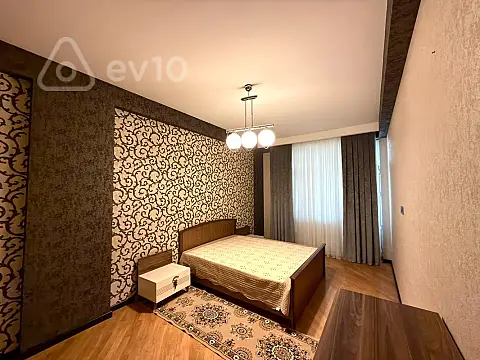 Kirayə verilir 3 otaqlı yeni tikili 135 m²