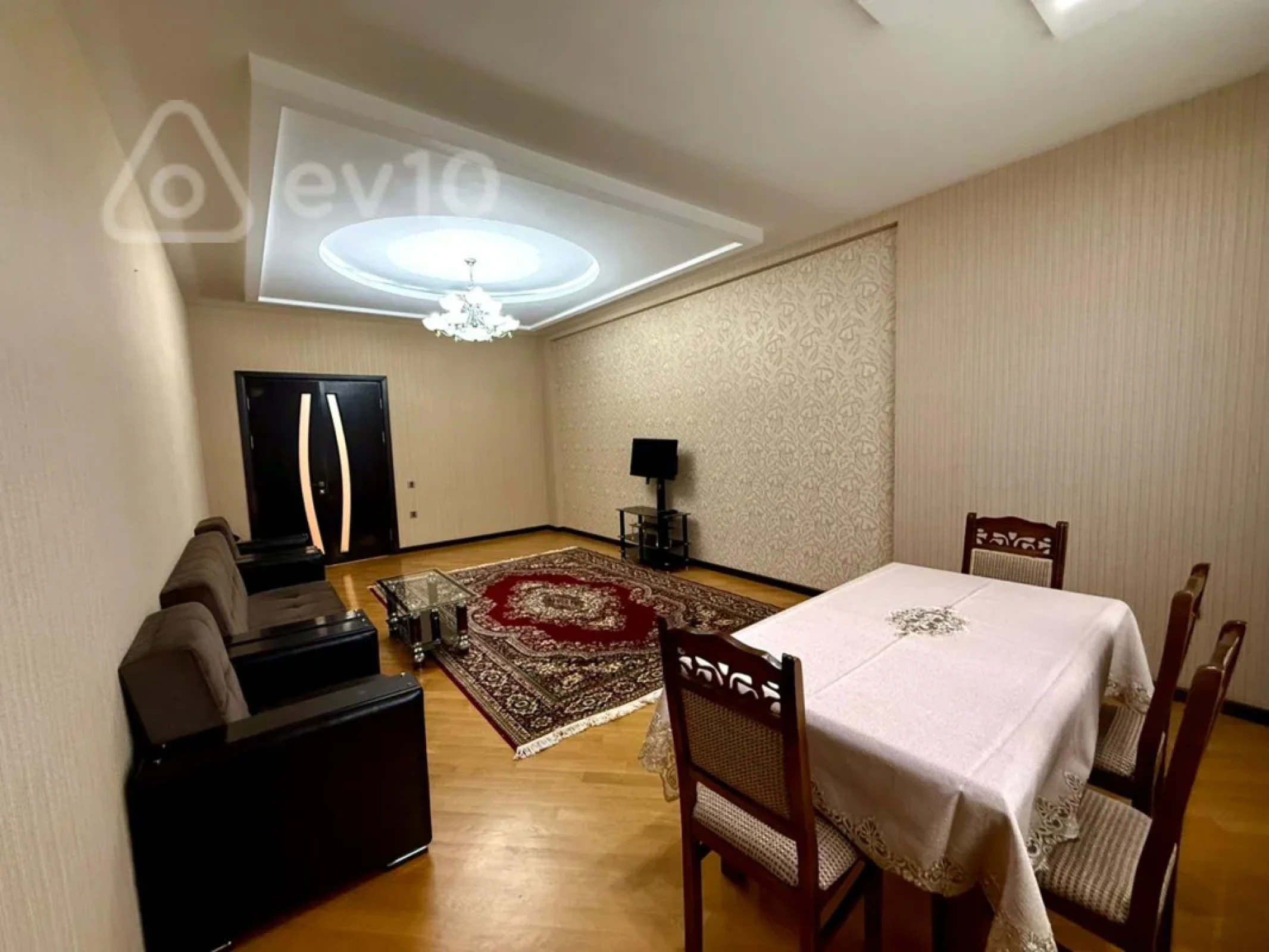 Kirayə verilir 3 otaqlı yeni tikili 135 m²