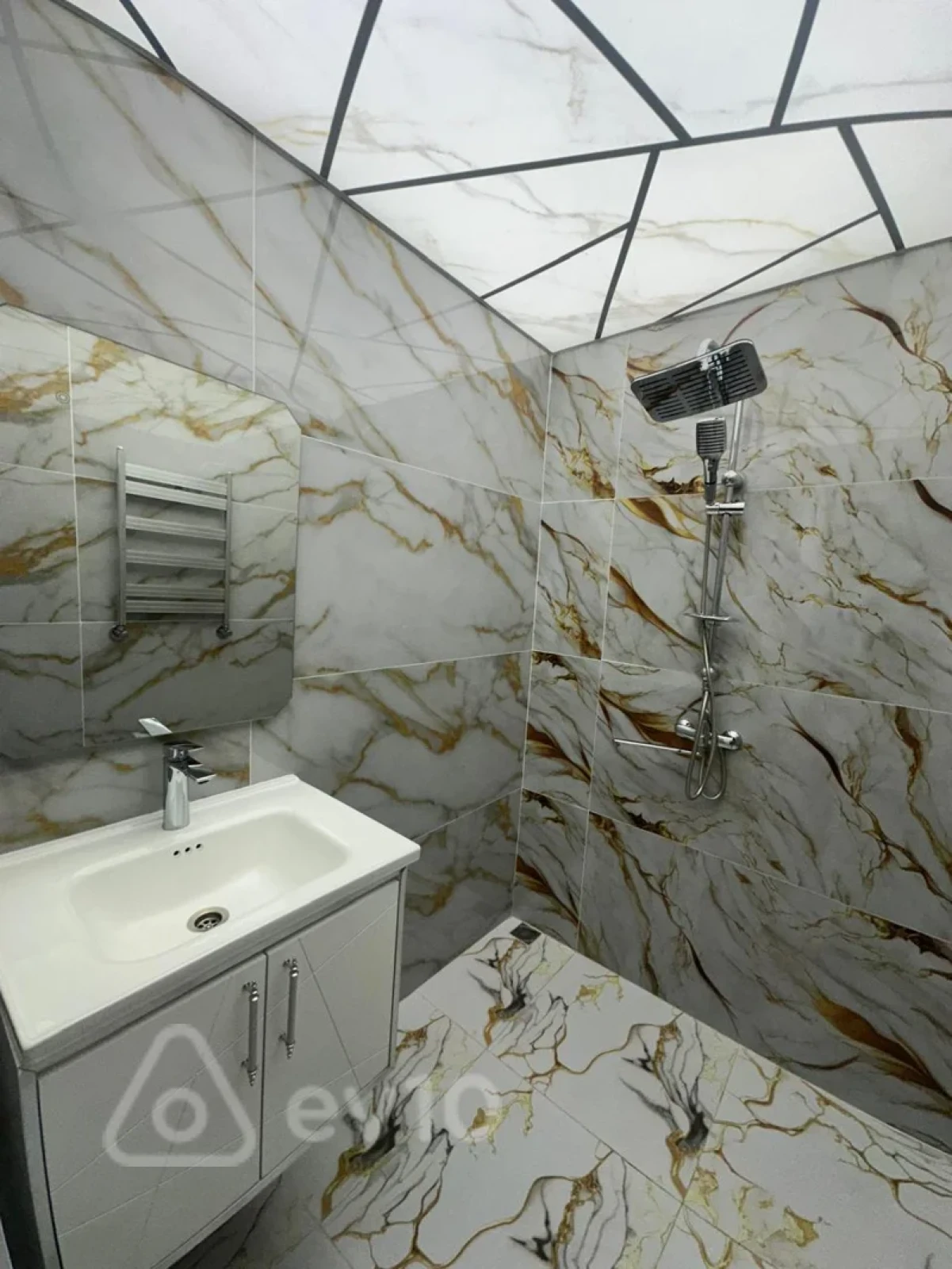 Satılır 2 otaqlı köhnə tikili 48 m²