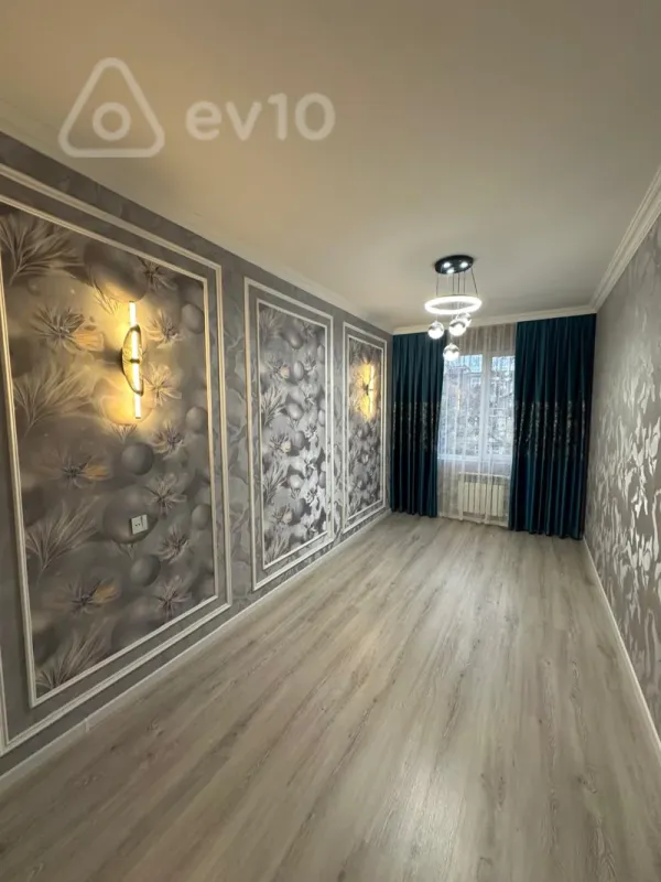 Satılır 2 otaqlı köhnə tikili 48 m²