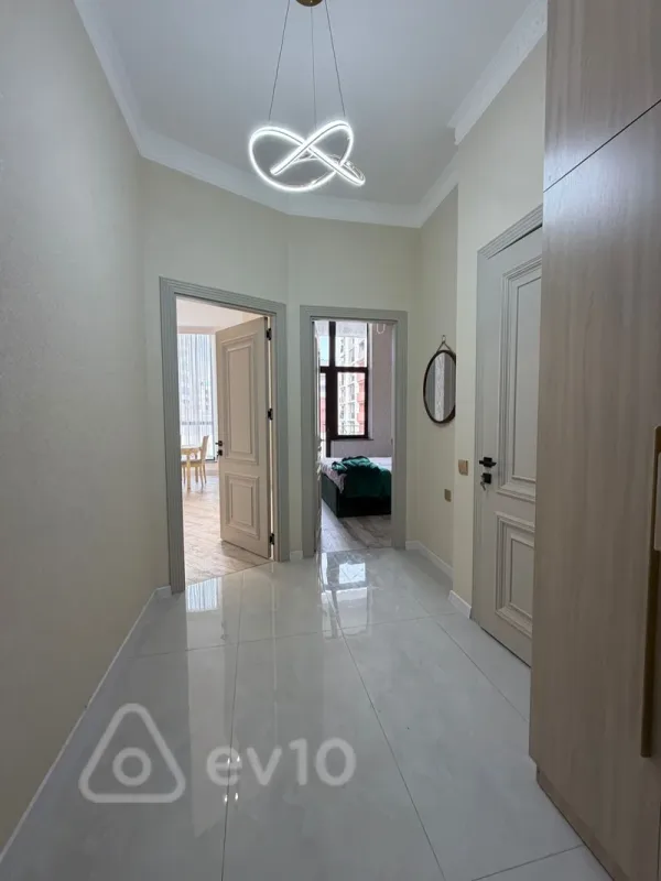 Kirayə verilir 2 otaqlı yeni tikili 70 m²