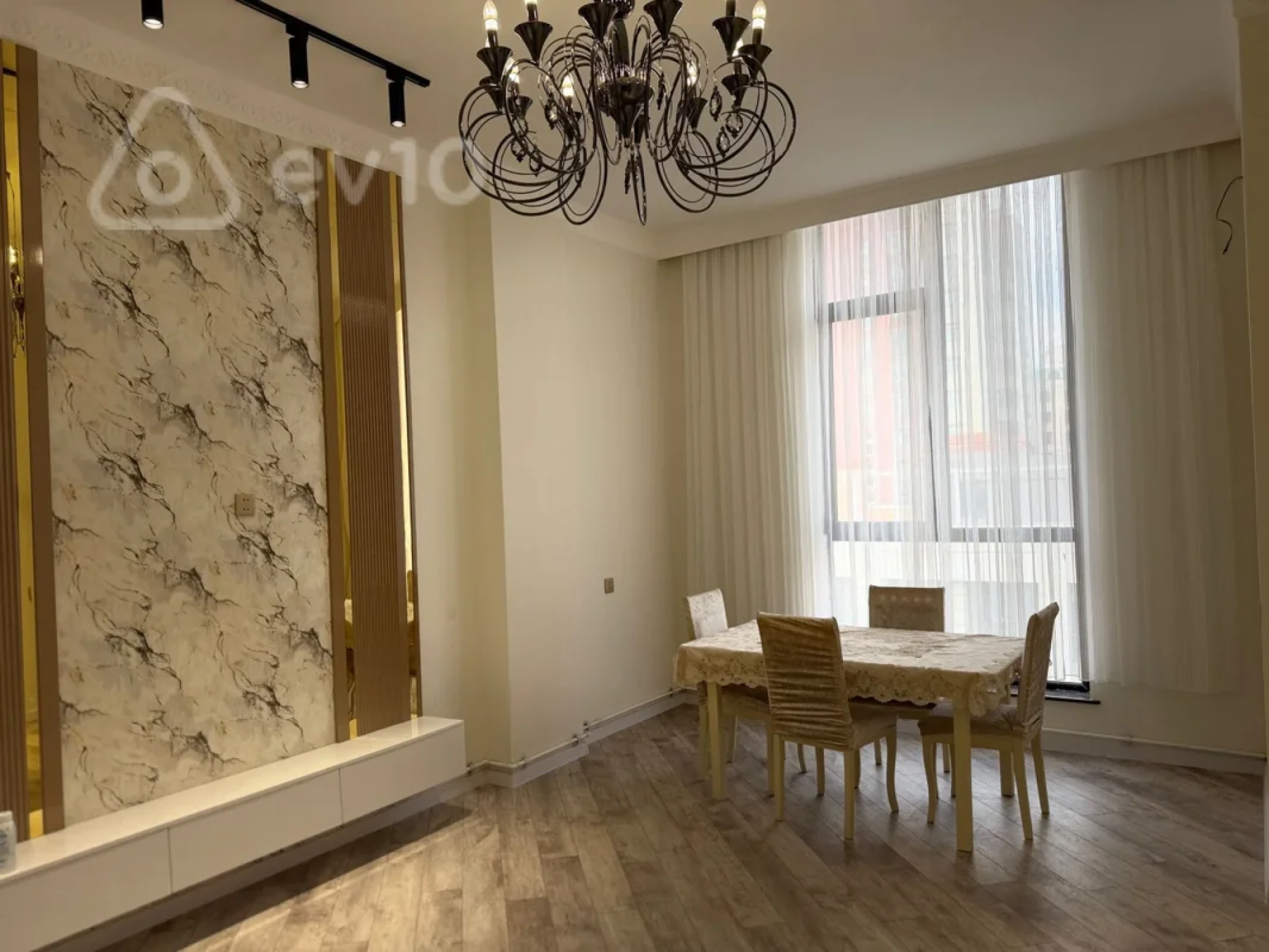 Kirayə verilir 2 otaqlı yeni tikili 70 m²