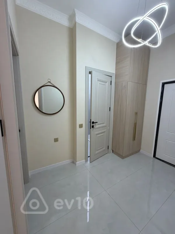 Kirayə verilir 2 otaqlı yeni tikili 70 m²