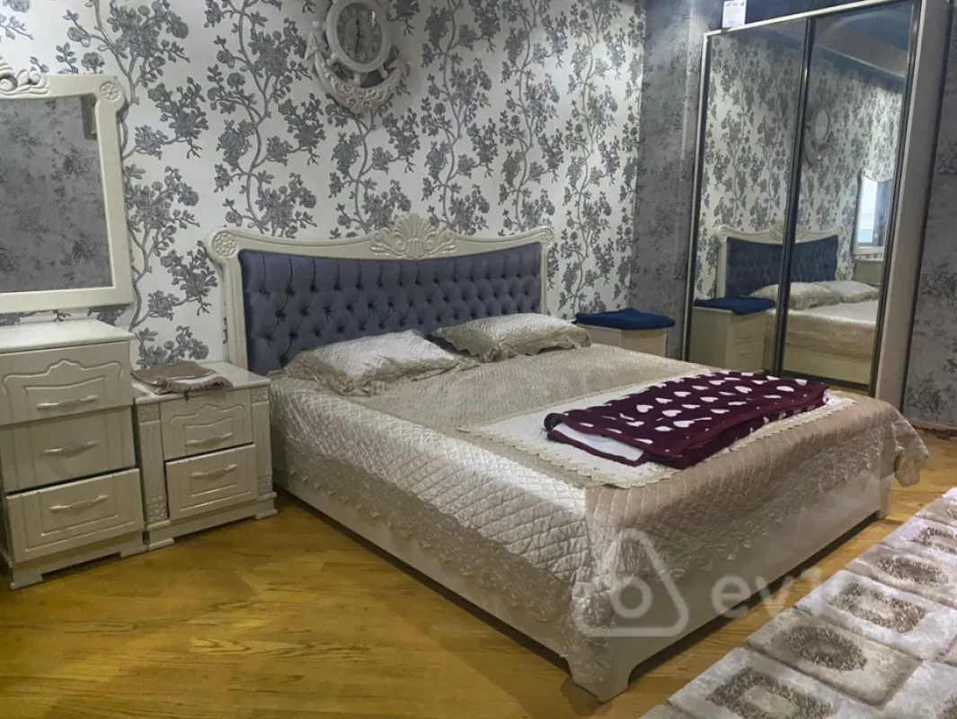Kirayə verilir 2 otaqlı yeni tikili 80 m²