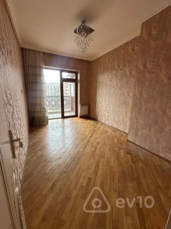 Kirayə verilir 3 otaqlı ofis 100 m²