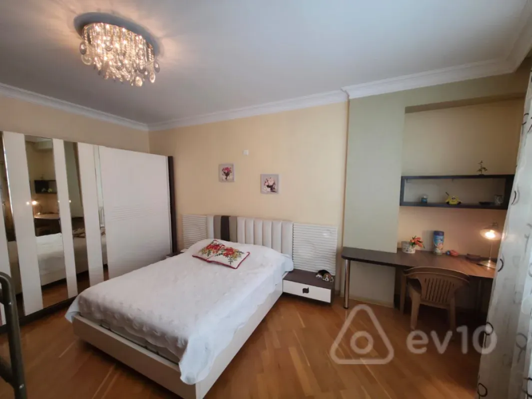 Kirayə verilir 2 otaqlı yeni tikili 100 m²