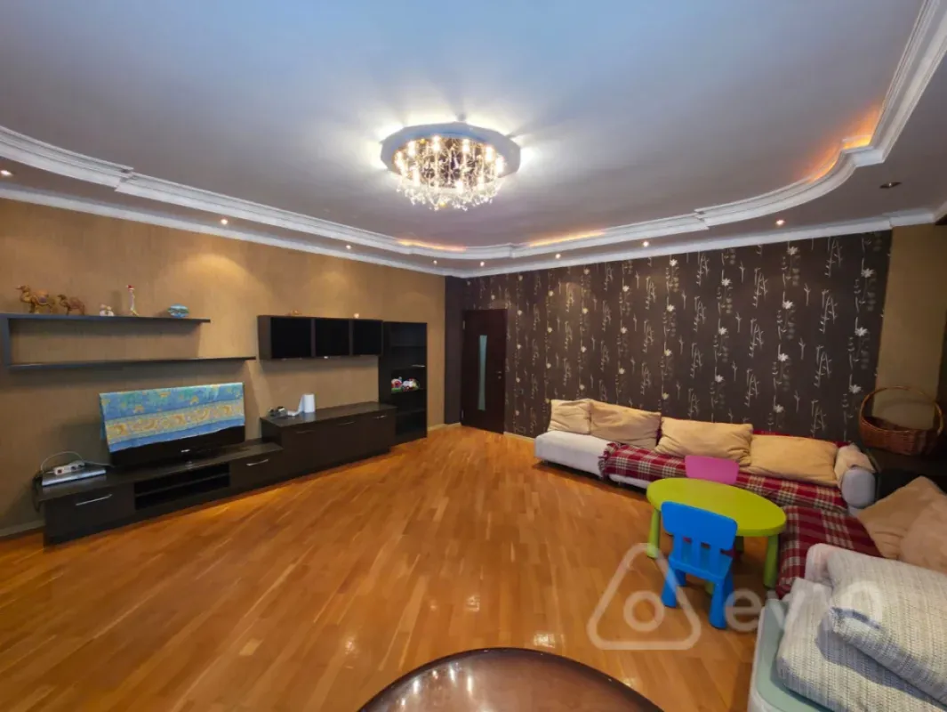 Kirayə verilir 2 otaqlı yeni tikili 100 m²