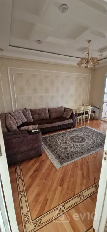 Kirayə verilir 3 otaqlı yeni tikili 80 m²