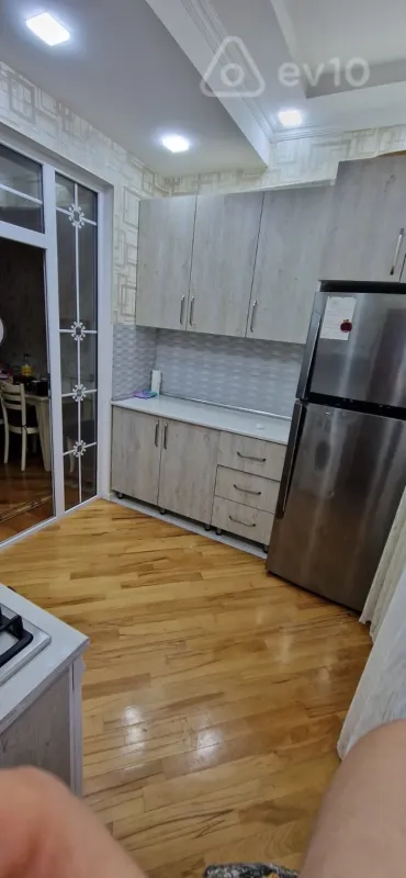 Kirayə verilir 3 otaqlı yeni tikili 80 m²