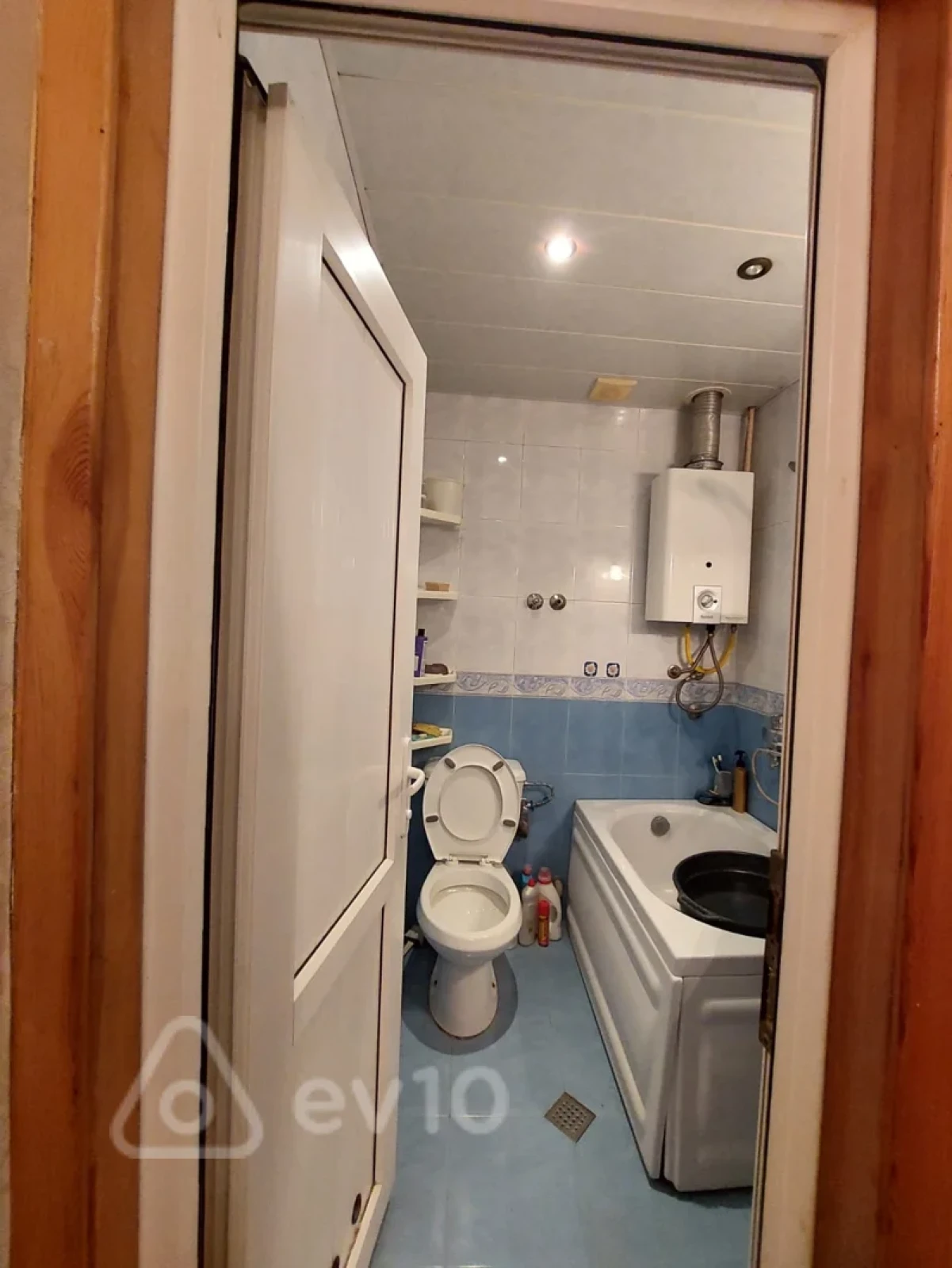 Kirayə verilir 21 otaqlı köhnə tikili 70 m²