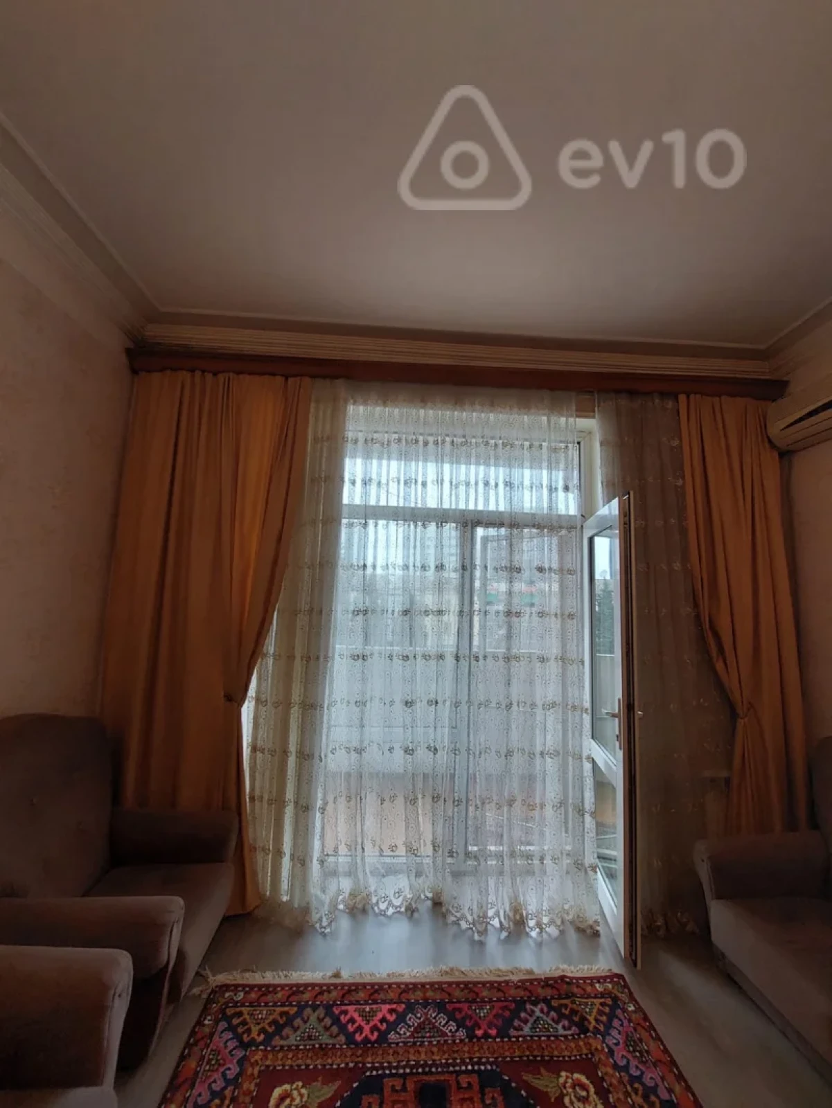 Kirayə verilir 21 otaqlı köhnə tikili 70 m²